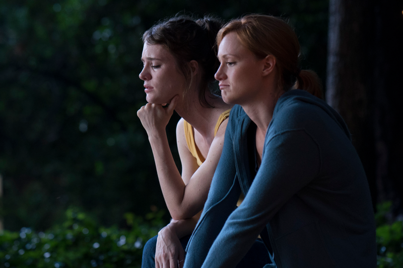 Mackenzie Davis (left), Kerry Bishe (Photo: Tina Rowden/AMC)